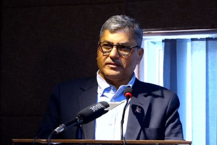 मौद्रिक नीतिलाई अनुशरण नगरे शिथिलता कायमै रहन्छ :  गभर्नर अधिकारी