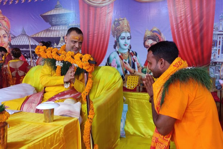 पशुपति कोटीहोममा पुगेनन पुर्व राजा ज्ञानेन्द्र शाह र कमल थापा