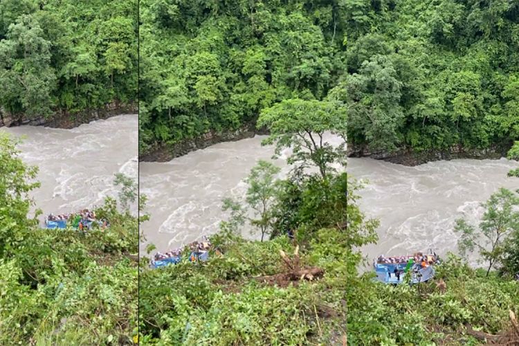 आँबुखैरेनी बस दुर्घटना अपडेटः मृतकको संख्या २७ पुग्यो
