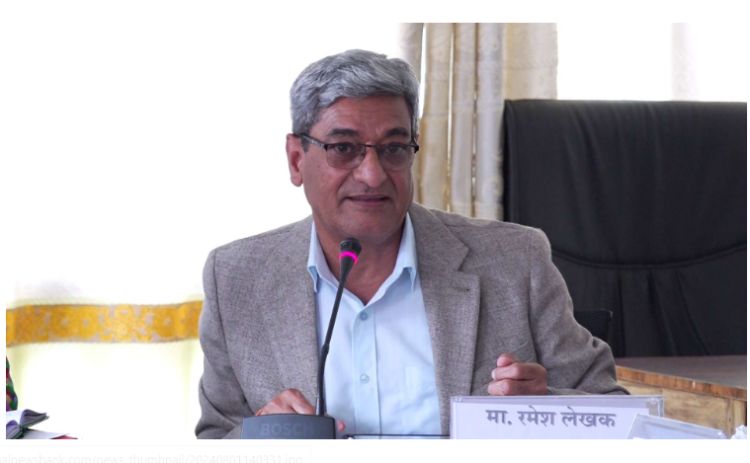 लोकतन्त्रमा कसैको दबाब र चाहनाले मुद्दा चल्दैन : गृहमन्त्री लेखक
