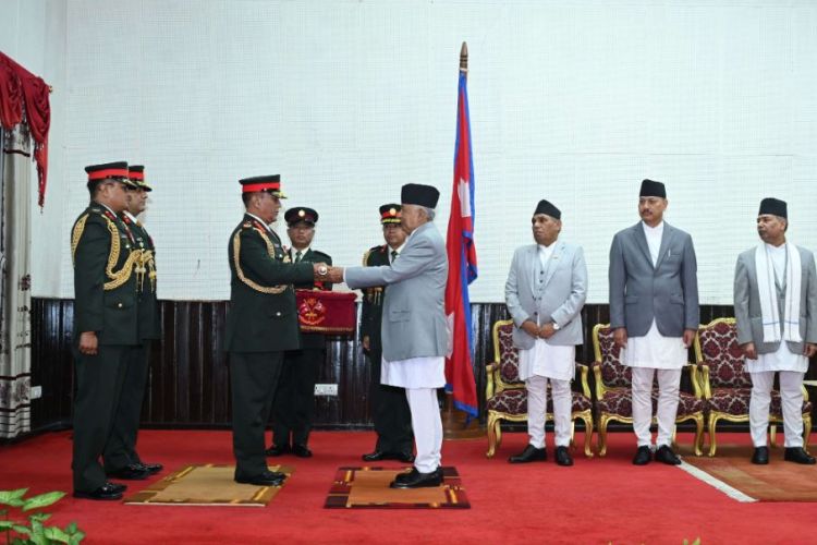 नवनियुक्त प्रधानसेनापति सिग्देललाई दर्ज्यानी चिन्ह प्रदान