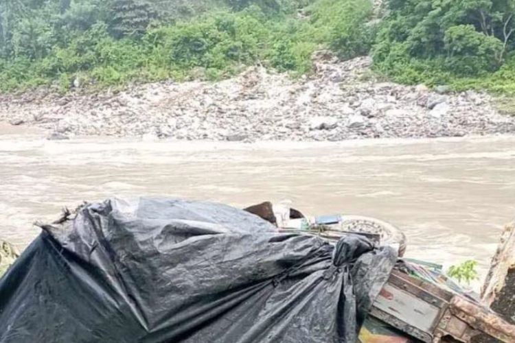 सिमलतालमा ट्रक दुर्घटना