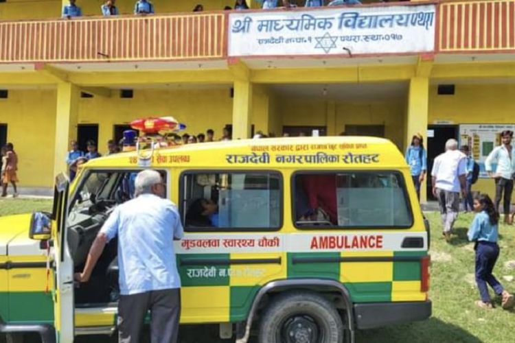विद्यालयमा गर्मीले विद्यार्थी बेहोस हुन थालेपछि रौतहटमा बिहानमा कक्षा सञ्चालन