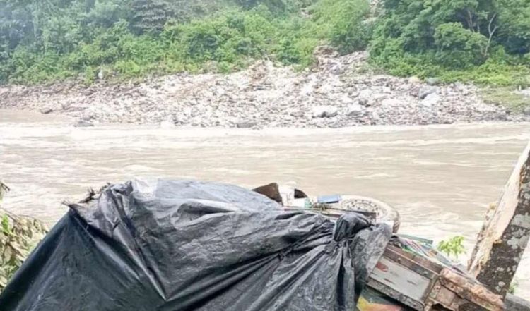सिमलतालमा ट्रक दुर्घटना