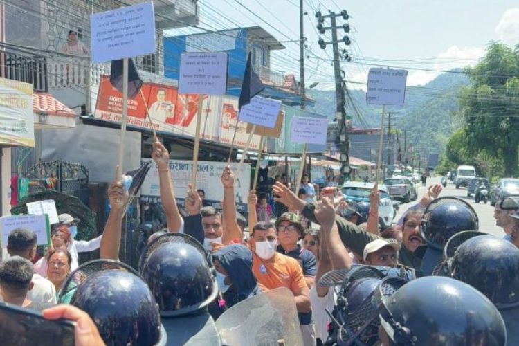 रवि लामिछाने पक्राउको विरोधमा पोखरा र काठमाडौँमा प्रदर्शन गर्दै रास्वपा