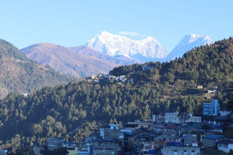 मनै लोभ्याउने सल्लेरीबाट आँखै अगाडी देखिने नुम्बुर हिमालको दृष्य 