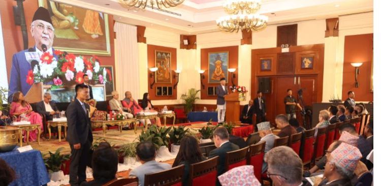 विश्व कल्याणका लागि भएपनि हिमालको बारेमा चासो दिनुपर्छ : प्रधानमन्त्री ओली