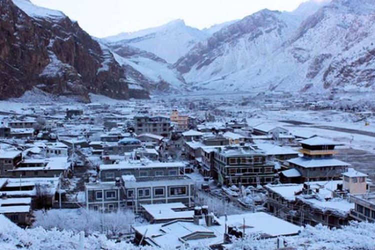 हुम्लाको सदरमुकाम सिमकोटमा हिमपात, जनजीवन प्रभावित 