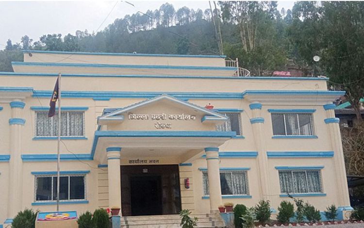 निर्माणाधीन झोलुंगे पुलको पर्खाल भत्किँदा पाँच जनाको मृत्यु