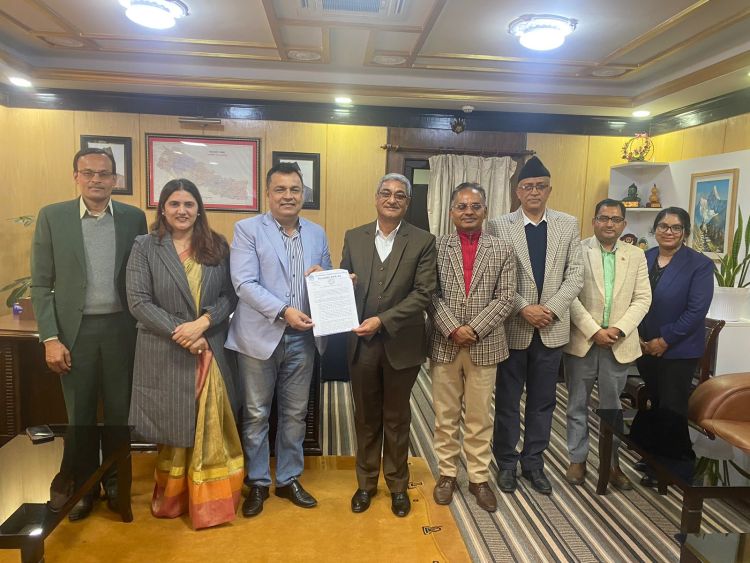 गैरआवासीय नेपाली नागरिकताको पूर्ण कार्यान्वयनसम्बन्धि समस्या छिट्टै समाधान हुन्छ : गृहमन्त्री लेखक
