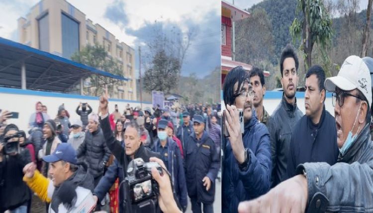 रास्वपा कार्यकर्ताद्वारा अदालत अगाडी प्रधानमन्त्रीविरुद्ध नाराबाजीः सुर्यदर्शन सहकारी पिडितहरुले गरे विरोध
