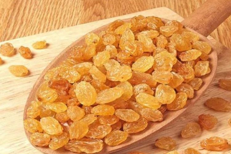खाली पेटमा किसमिस पानी पिउनुहोस्, यी चार रोगको चमत्कारिक औषधि हुन्छ
