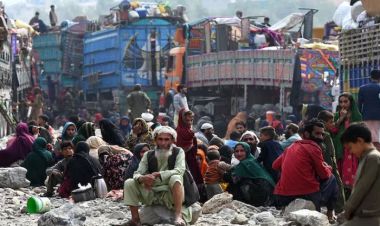 पाकिस्तान शरणार्थी जीवन त्यागेर स्वदेश फर्किए ८ लाख बढी अफगानी
