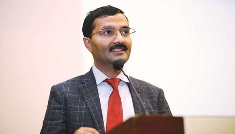 ‘ हात्तीलाई झोलामा कसरी हाल्ने? बद्रीजी, आउनोस् छलफल गरौँ’  