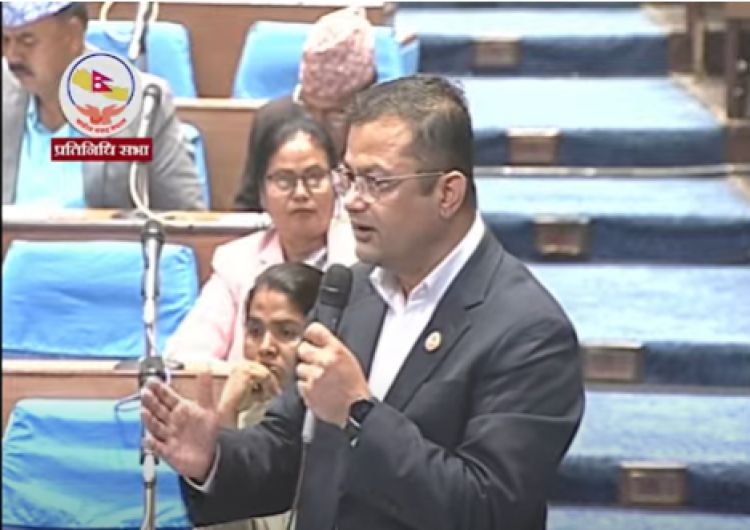  राजनीतिक स्वार्थको रोटी सेक्नका लागि शिक्षकहरूलाई उत्तेजित बनाइयो : सांसद गिरी