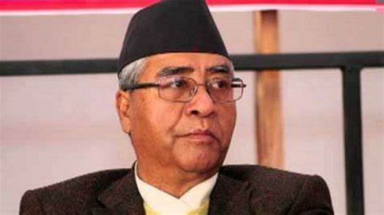 विपन्न वर्गको पहिचान, उत्थान र विकाससम्बन्धी प्रतिवेदन सभापति देउवालाई हस्तान्तरण