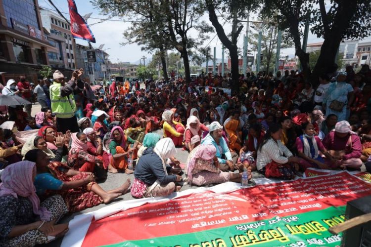 एक महिना दश दिनदेखि लघुवित्त पीडितहरु निरन्तर आन्दोलित