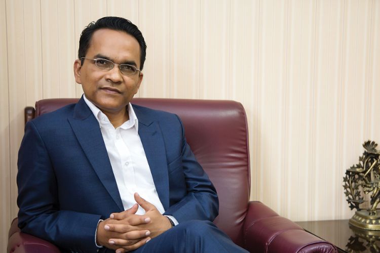 आज पदभार ग्रहण गर्दै नवनियुक्त गभर्नर डा.विश्वनाथ पौडेल