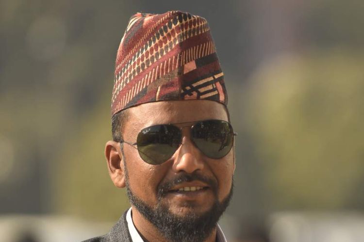 नाउपा राज्यमन्त्री अरूणकुमार चौधरीले आज राजीनामा बुझाउँदै