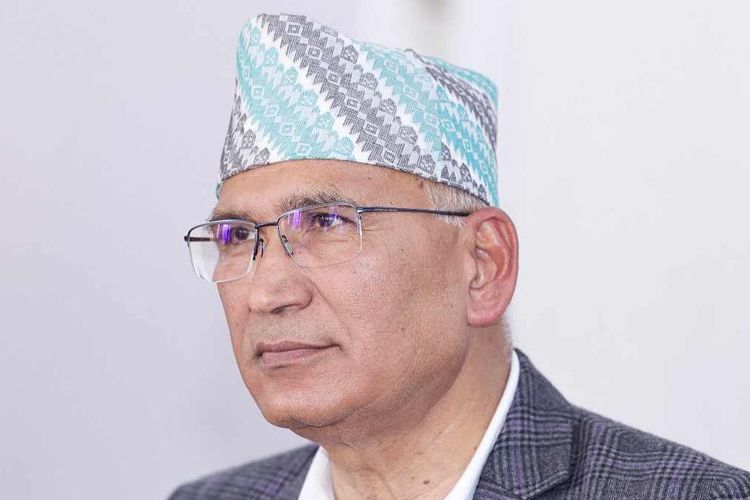अर्थमन्त्री पौडेल रसुवाको बाढी प्रभावित क्षेत्र जाँदै