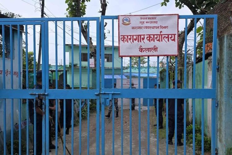 कैलाली कारागार कैदीबन्दीको नियन्त्रणमा, सुरक्षाकर्मी प्रवेश गर्न सकेनन्