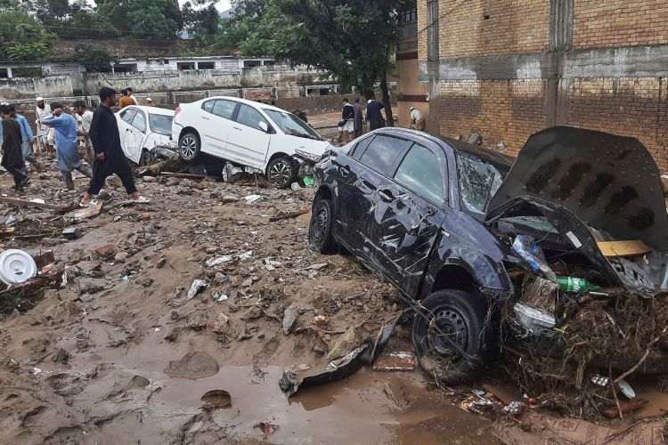 पाकिस्तानमा भीषण बाढीमा परी मृत्यु हुनेको संख्या ३३२ पुग्यो