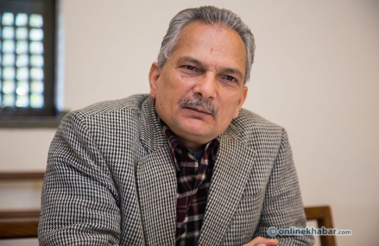 रवि लामिछानेलाई भेट्दै बाबुराम