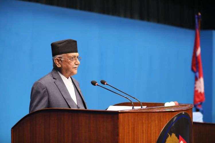 भिजिट भिसामै गएर उतैको नागरिकता लिने र फर्किएर मन्त्री बन्नेहरूले भिजिट भिसाबारे प्रश्न गरे: प्रधानमन्त्री ओली
