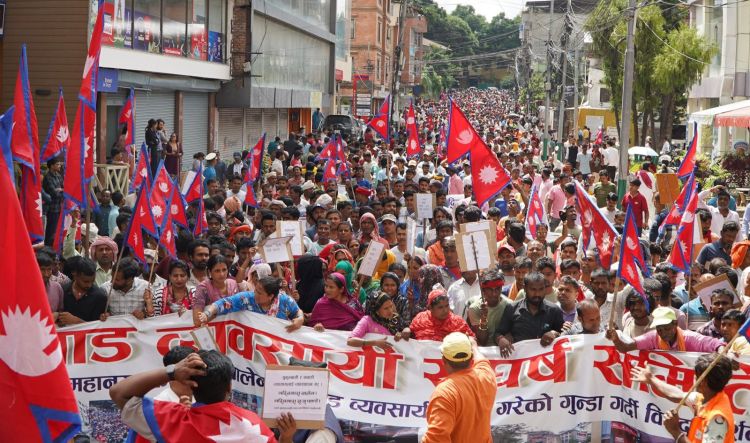 मेयर बालेनको नाकै मुनी दिनहुँ नाराबाजीसहित कबाड व्यावसायीको आन्दोलन