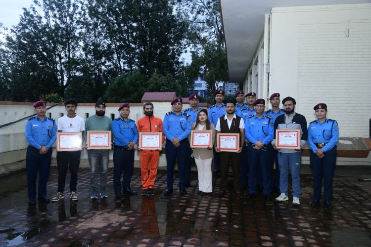 प्रहरी कर्मचारीलाई ध्वनि चिकित्सा मार्फत योगा मेडिटेसन
