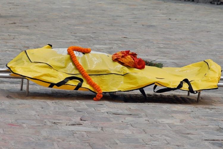 वनस्थलीमा बसको ठक्करबाट पैदलयात्रीको मृत्यु