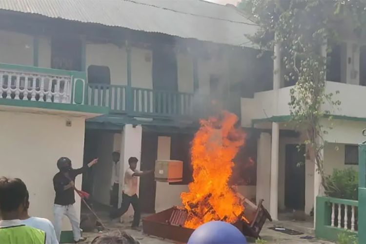 जलाइयो लोकतन्त्रको बिगुल फुक्ने धरोहर, बीपीले लेखेको चिठीमात्र बच्यो कोइराला निवासमा