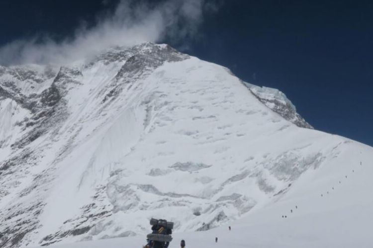 विश्वको अग्लो सातौँ धवलागिरि हिमालको चुचुरोमा पुग्ने ‘रुट’ तयार 