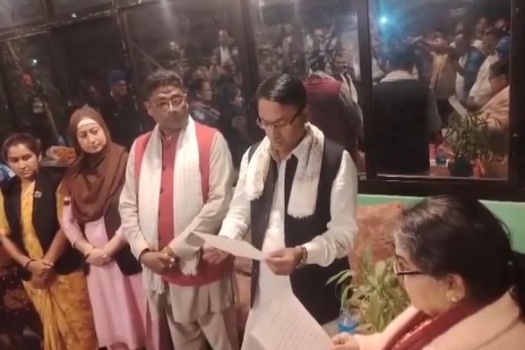 मधेशमा सरकार गठन प्रक्रियाप्रति एमालेभित्रै असन्तुष्टि, कञ्चन बिच्छालाई तत्काल फिर्ता हुन राप्रपाको निर्देशन