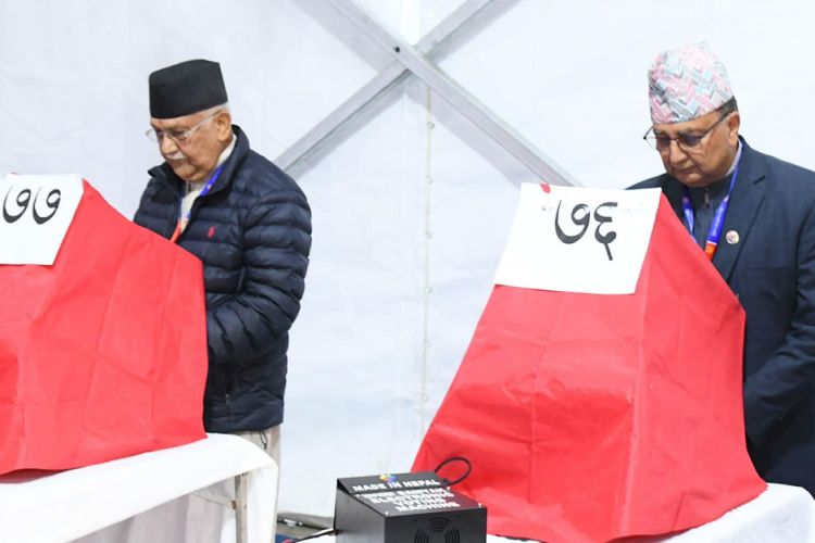भोट हाल्न जाँदा प्यानलको लिस्ट लान पाइने, मोबाइल लान नपाइने