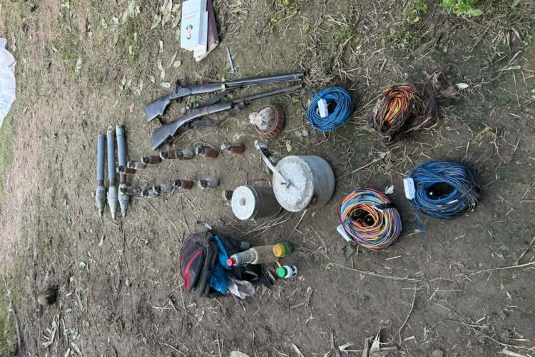 नेकपा माओवादीको कम्युनमा प्रहरीको छापा, विस्फोटक पदार्थ बरामद