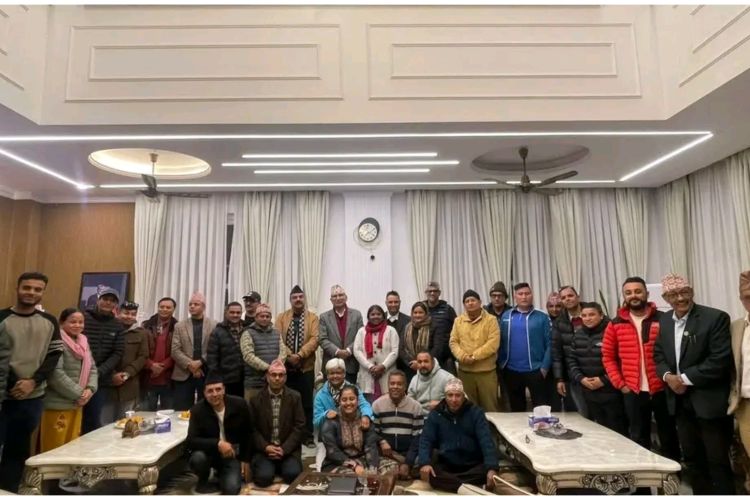 निकटस्थको रोदनले फेरियो बासु घिमिरेको मन, नेता-कार्यकर्ताले हटाए गाली गरेका स्टाटस