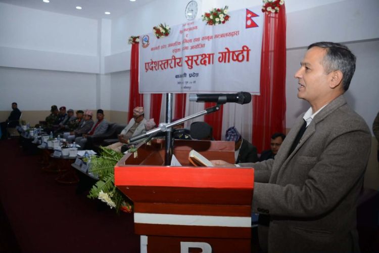 वर्तमान सरकारमा बस्नेलाई कुनै दलतिर ढल्कने छुट छैन : गृहमन्त्री अर्याल