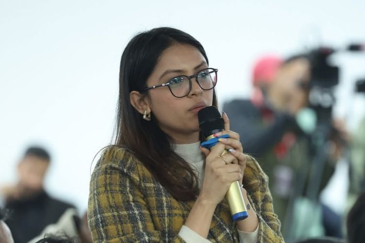 मत माग्न सुरू भइसकेछ, घोषणापत्र अझै देख्न पाइएन- भावना राउत