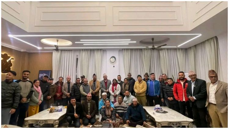 निकटस्थको रोदनले फेरियो बासु घिमिरेको मन, नेता-कार्यकर्ताले हटाए गाली गरेका स्टाटस