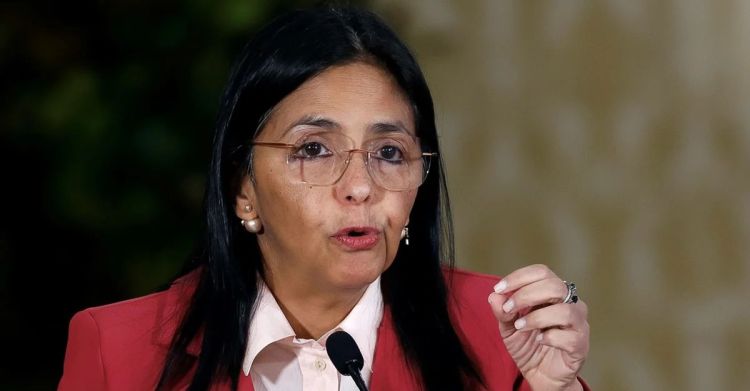 मदुरोलाई अमेरिकाले पक्राउ गरेपछि भेनेजुएलाकी कार्यवाहक राष्ट्रपति भएकी डेल्सी रोड्रिगेज को हुन्?