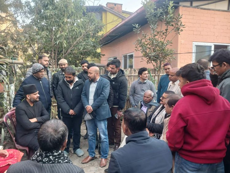 बालेन शाहलाई महोत्तरीका रास्वपा नेता एवम् आफन्तले भेटेर गरे ३ नम्बर क्षेत्रबाट चुनाव लड्न आग्रह