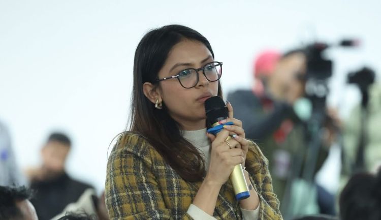 मत माग्न सुरू भइसकेछ, घोषणापत्र अझै देख्न पाइएन- भावना राउत