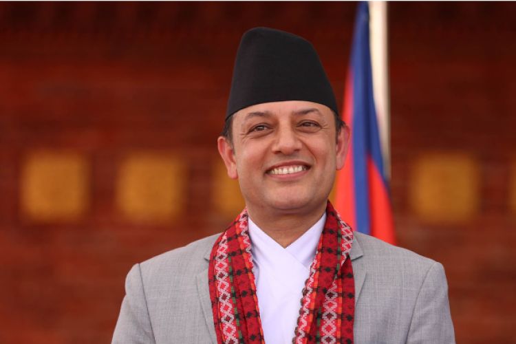 सभामुखको कार्केडलाई ट्राफिक प्रहरीले चिट काटेपछि................