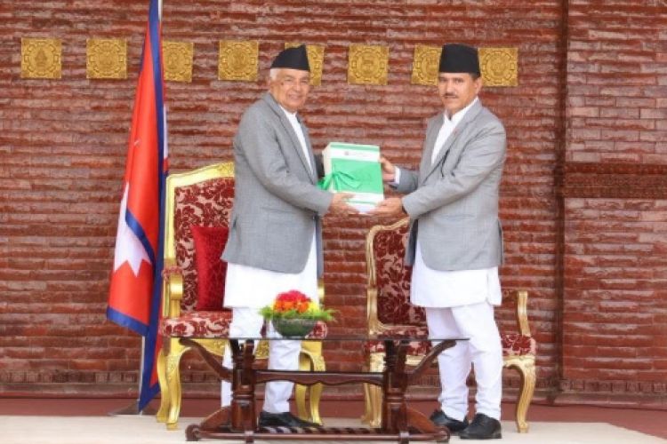महालेखा परीक्षकको ६३ औँ वार्षिक प्रतिवेदन राष्ट्रपति समक्ष पेस