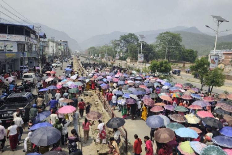बुटवलमा विभिन्न स्थानबाट आएका  सुकुमबासीहरूले प्रदर्शन