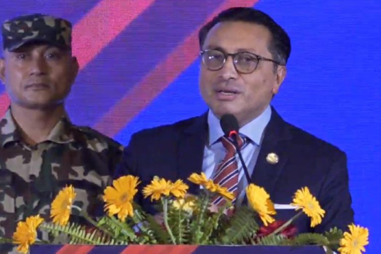 बजेटको अन्तिम तयारीका लागि रातभरि मन्त्रालयमै बसे अर्थमन्त्री डा. स्वर्णिम वाग्ले