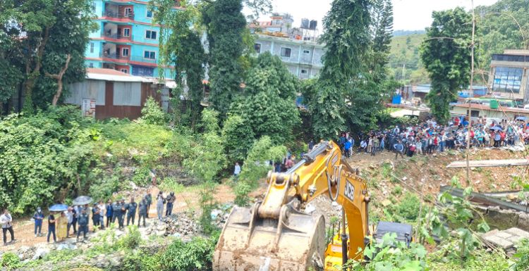 पोखरा महानगरको योजनाः फिर्केको दायाँबायाँ ‘फुटट्रेल’, ‘एलइडी’ले सजाइने