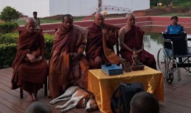अलोका कुकुरसहितको ‘शान्ति पदयात्रा’ टोली लुम्बिनी दर्शन गरि आज काठमाडौं आउँदै
