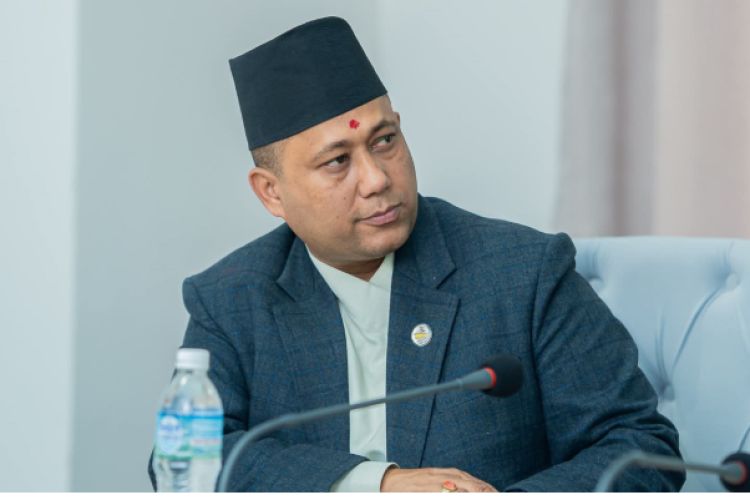 आज चीन भ्रमण जाँदै परराष्ट्रमन्त्री शिशिर खनाल 